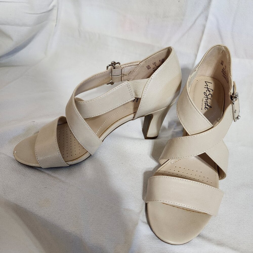 Women's shoes